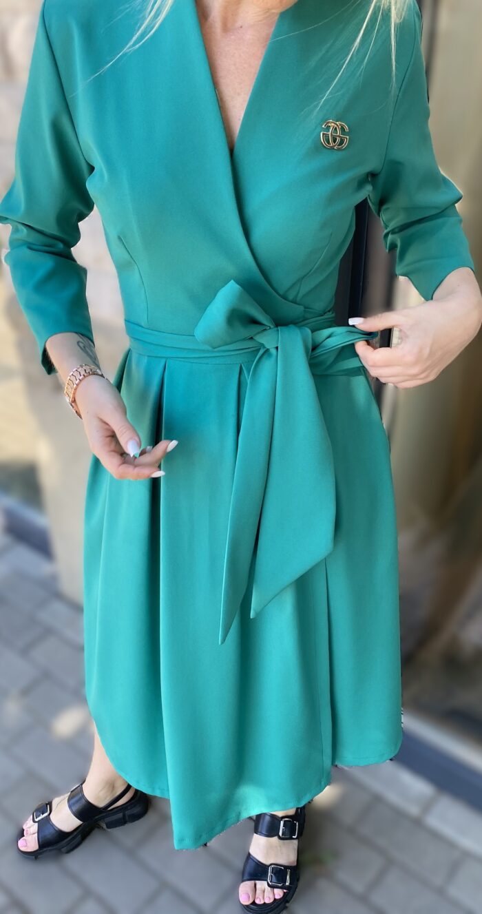 Moteriška suknelė