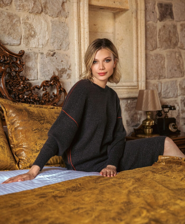 SERIANNO oversize megztinis moterims